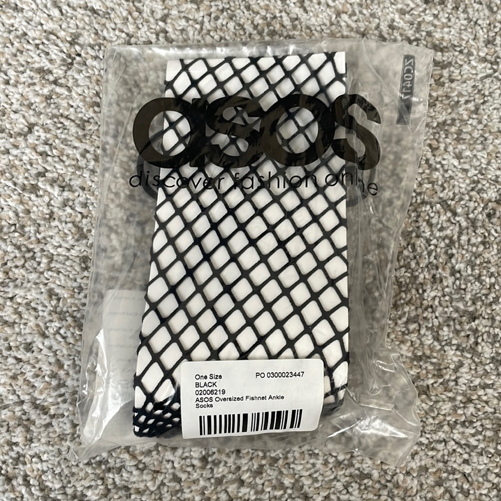Fishnet ankle socks NWT